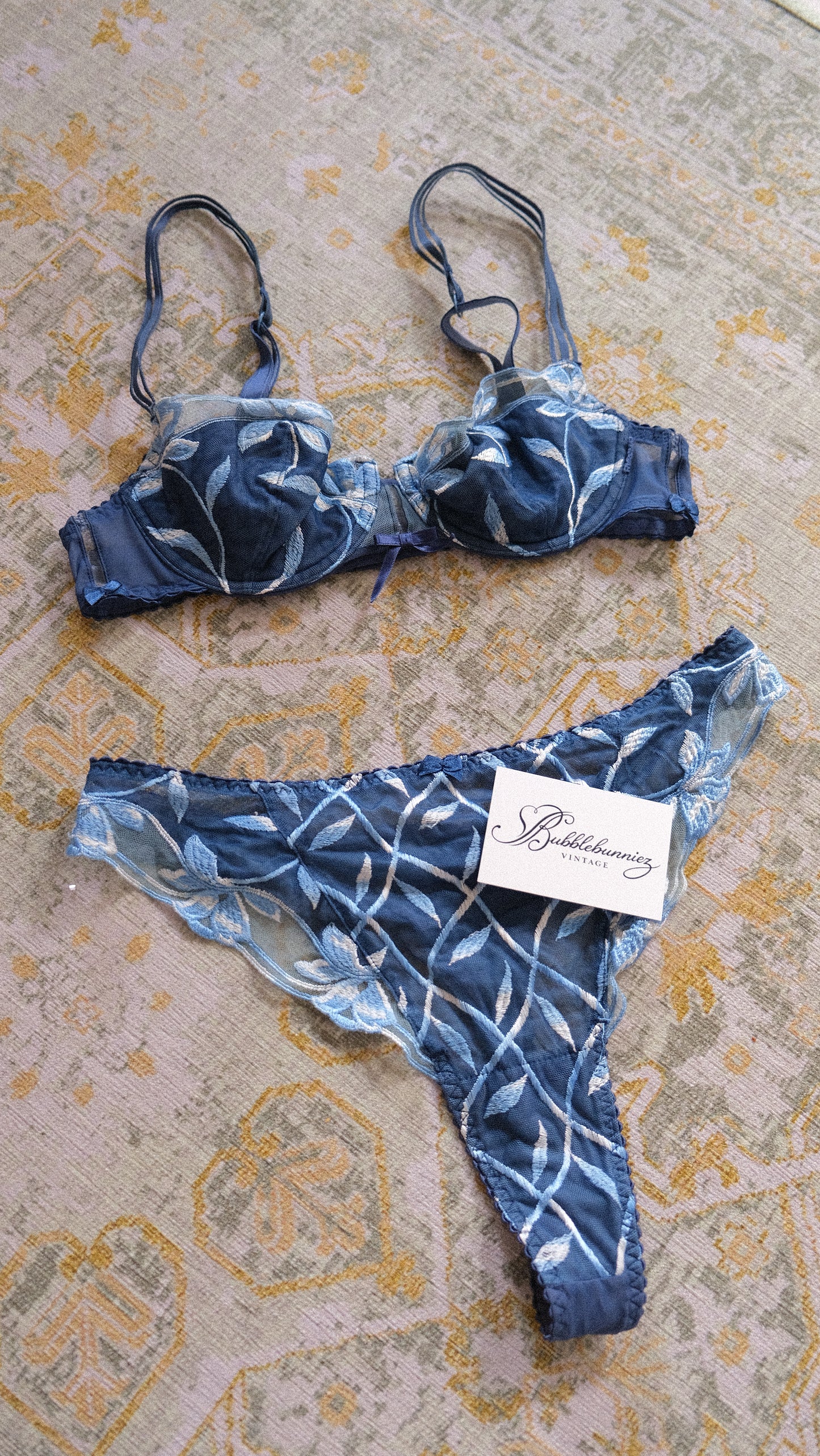 Vintage deep blue floral lingerie set (75B/34B)