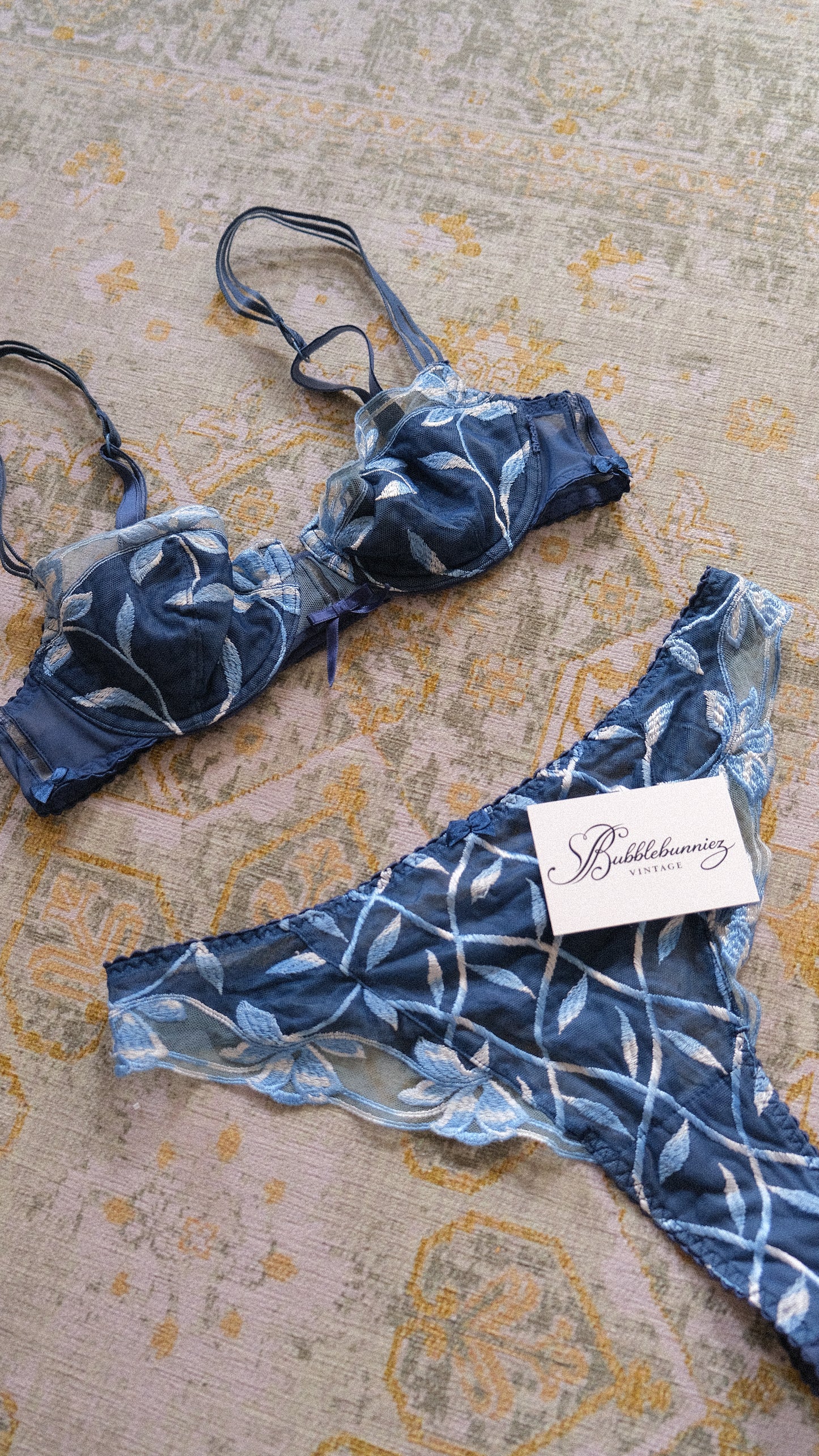Vintage deep blue floral lingerie set (75B/34B)