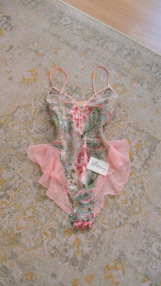 Vintage Victoria’s Secret ruffle teddy (M)