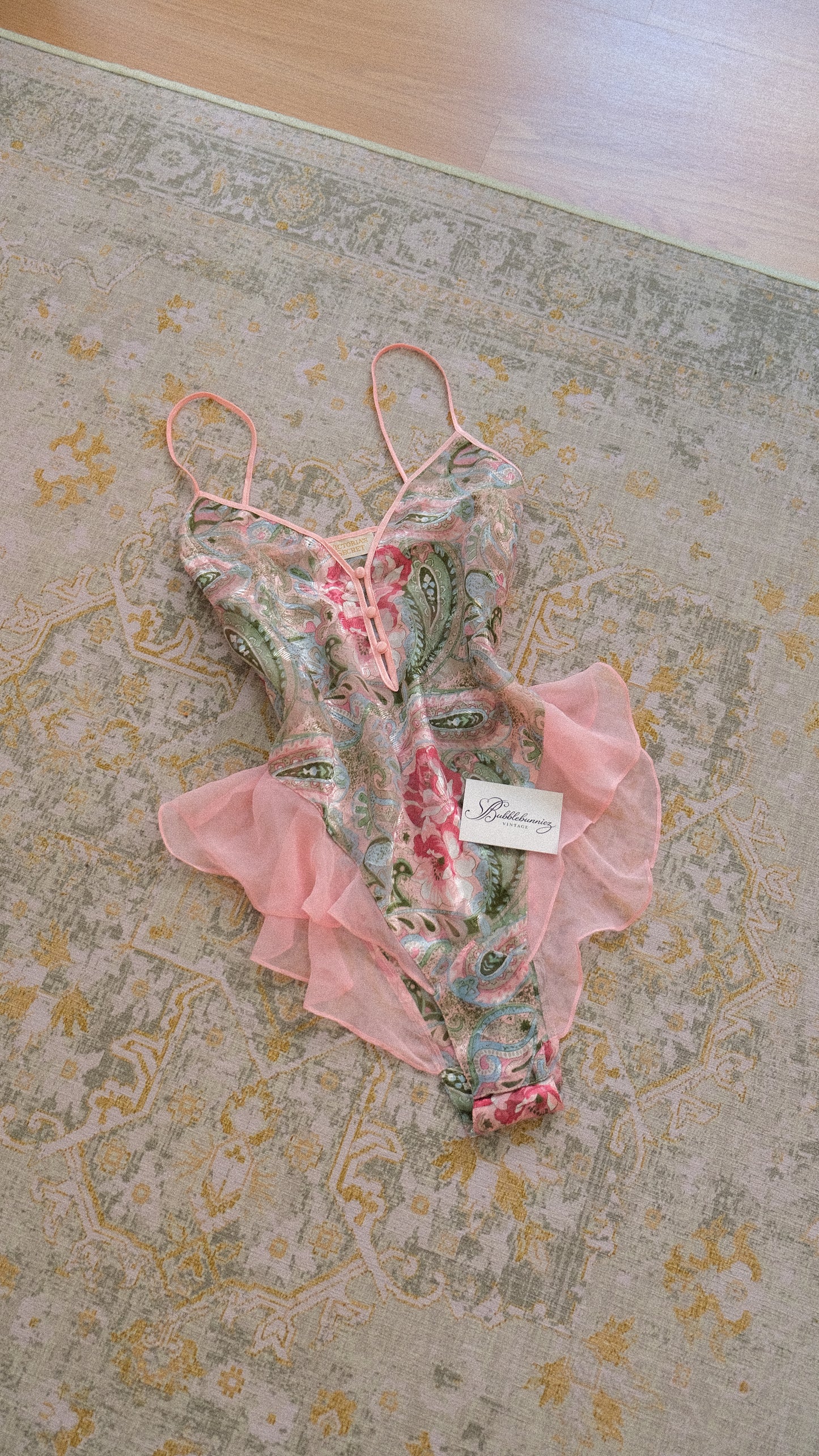 Vintage Victoria’s Secret ruffle teddy (M)