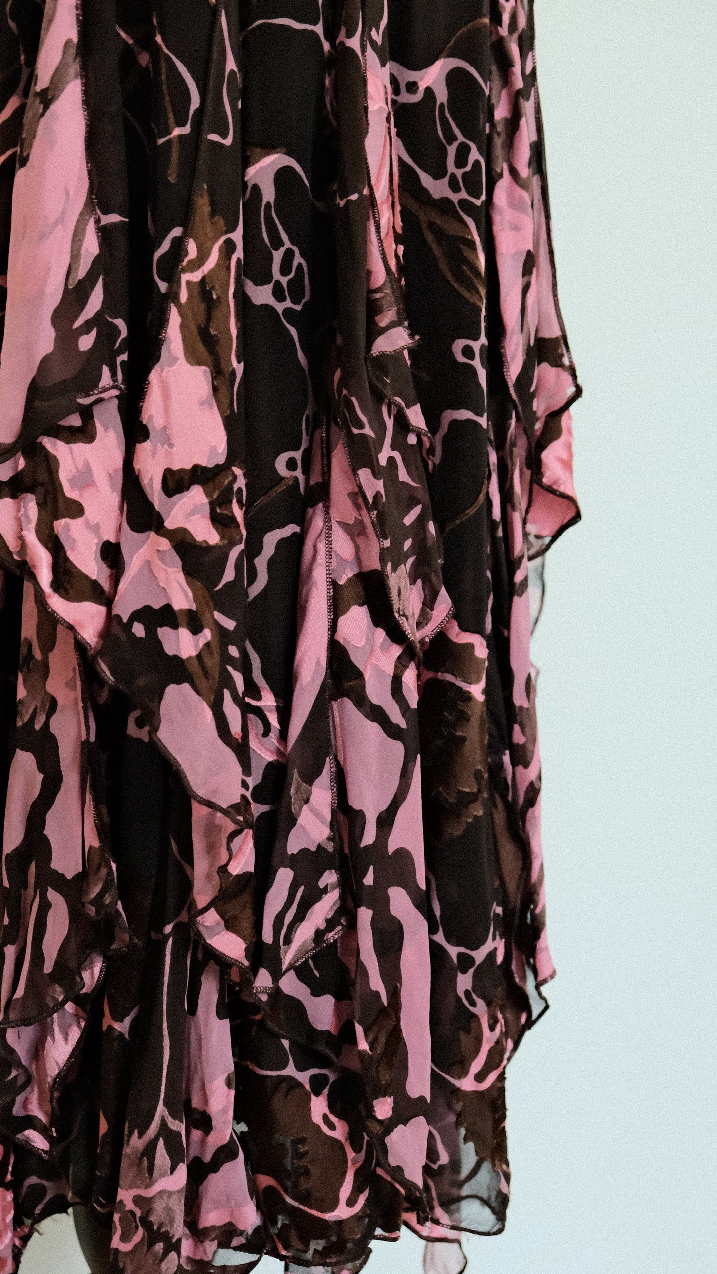 Romance flutter dress (M)
