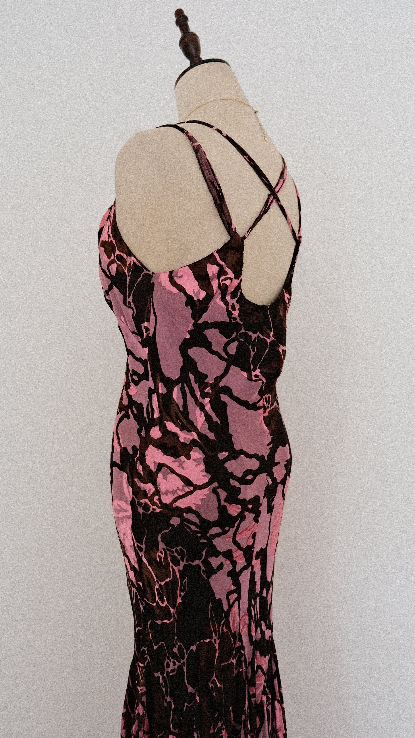 Romance flutter dress (M)