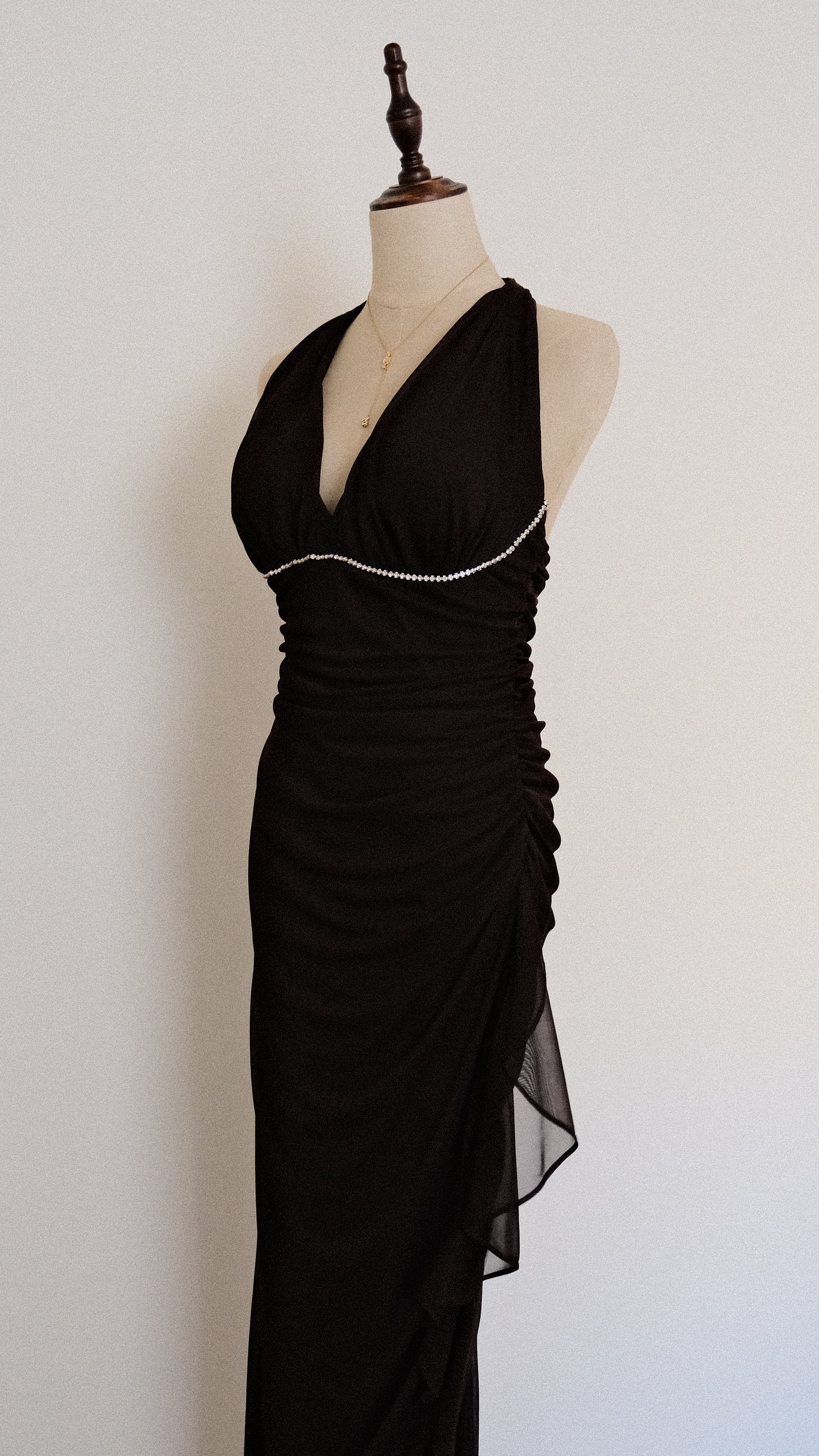 Ruffled romance halter dress (M, M/L, L)