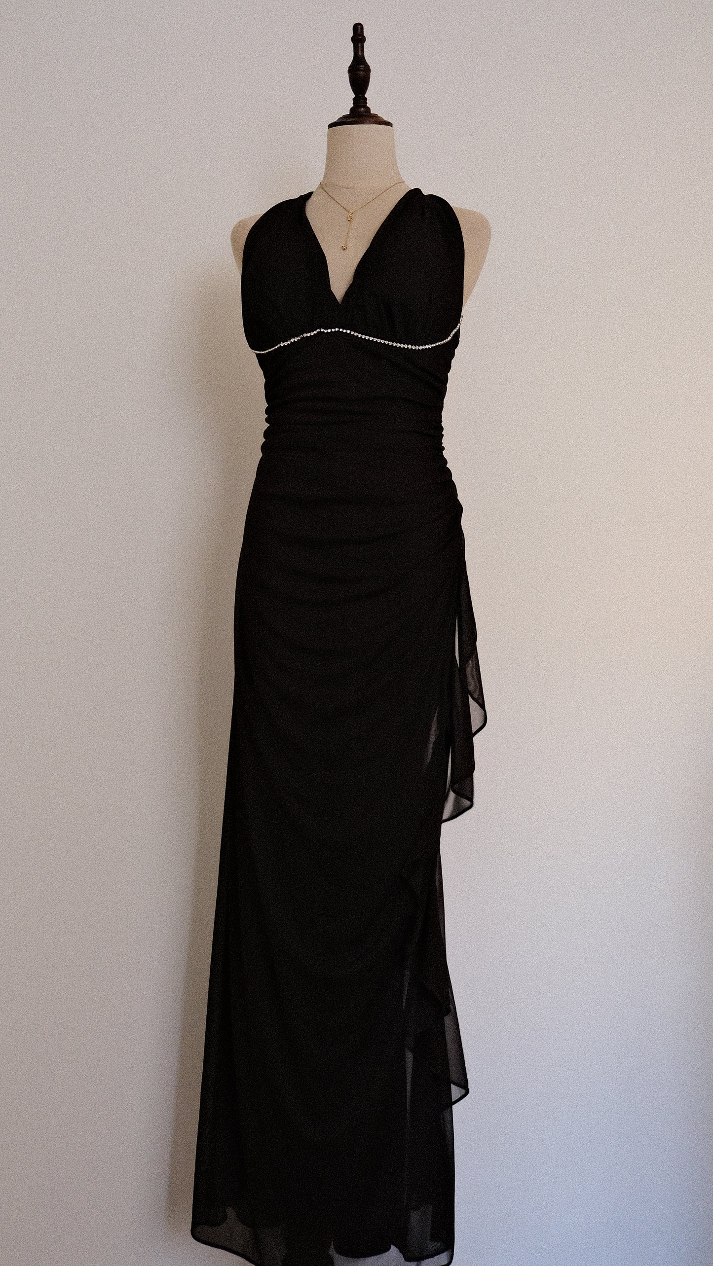 Ruffled romance halter dress (M, M/L, L)