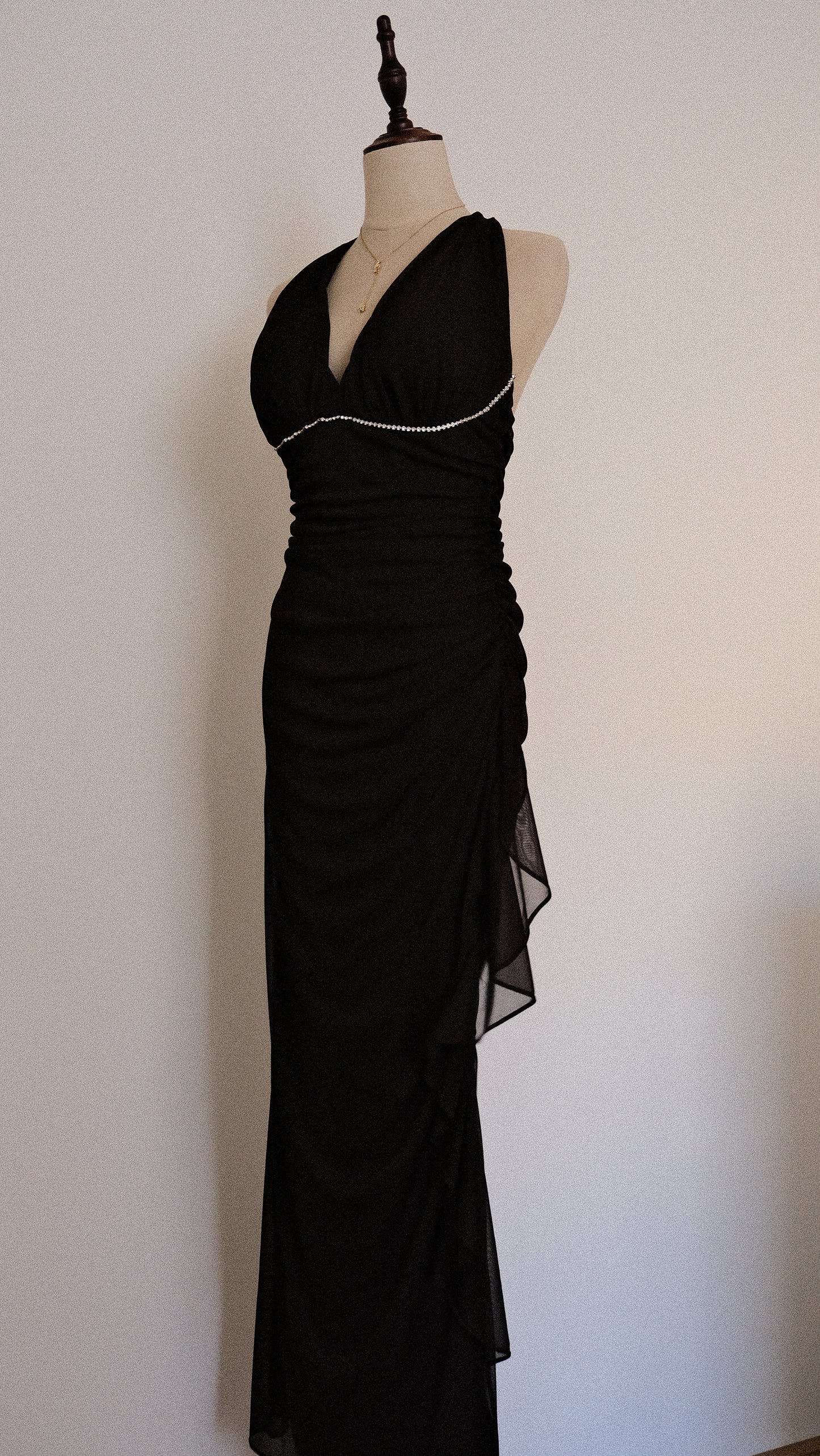 Ruffled romance halter dress (M, M/L, L)