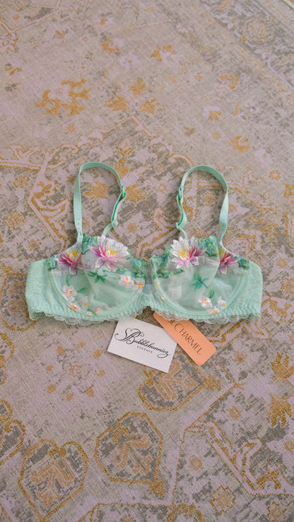 French floral NWT mesh bra (70D/32D)