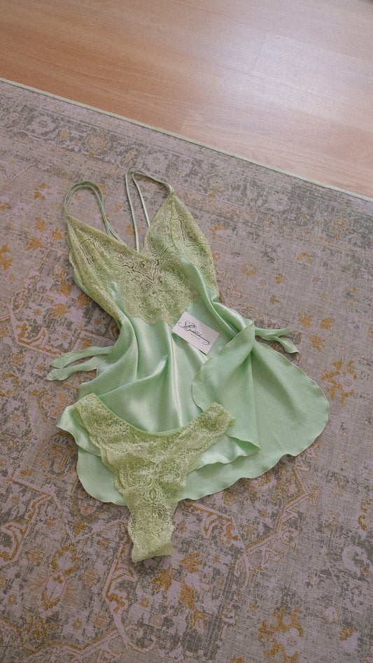 Mint green 2 piece lingerie set (M)