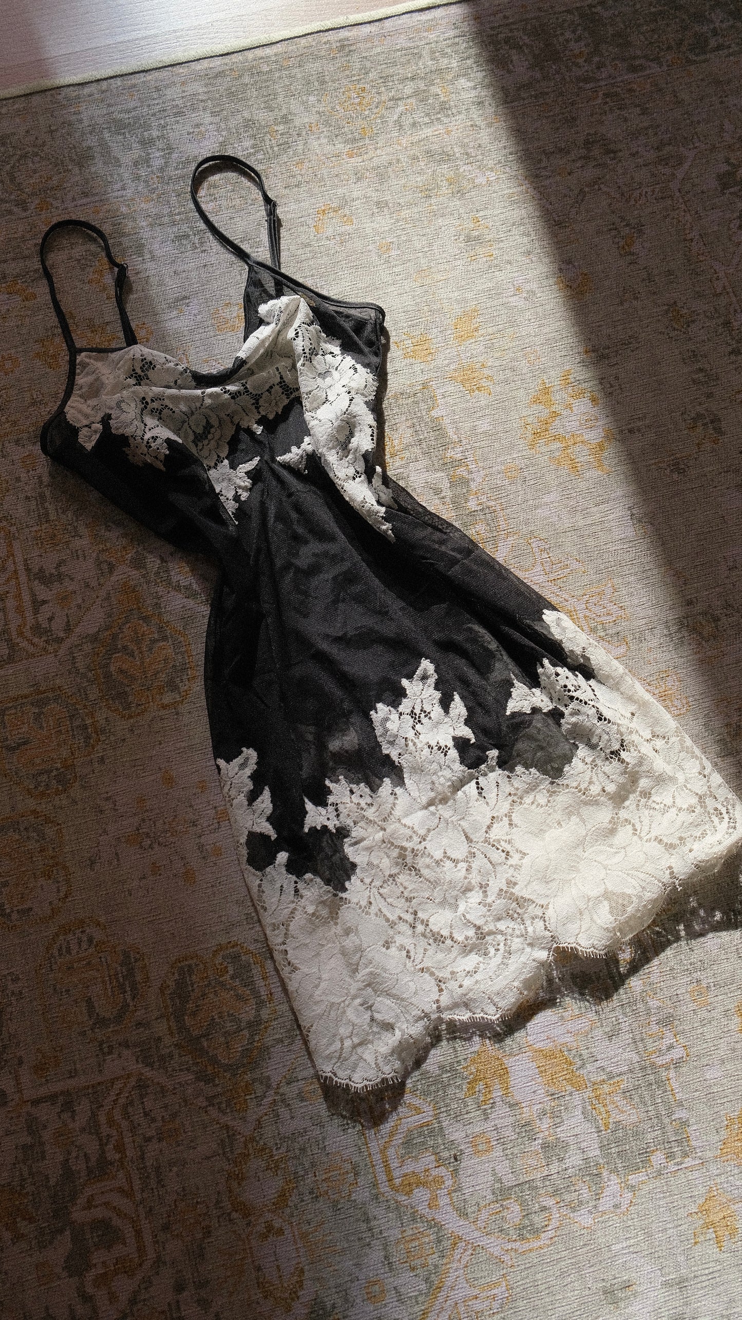 Vintage French black and white babydoll (S-M)