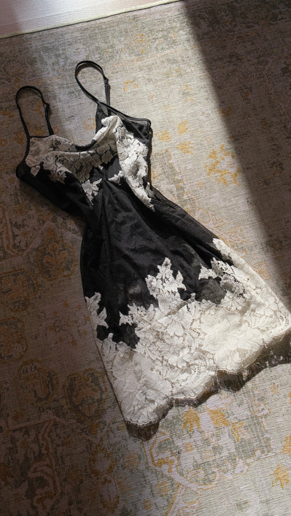 Vintage French black and white babydoll (S-M)