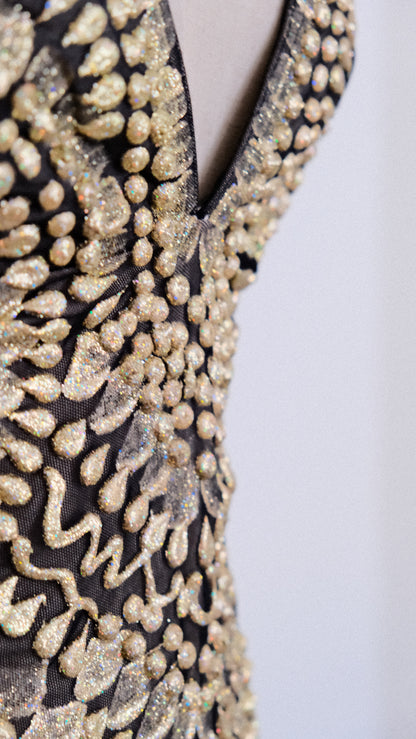 The timeless golden allure dress (S, S/M)
