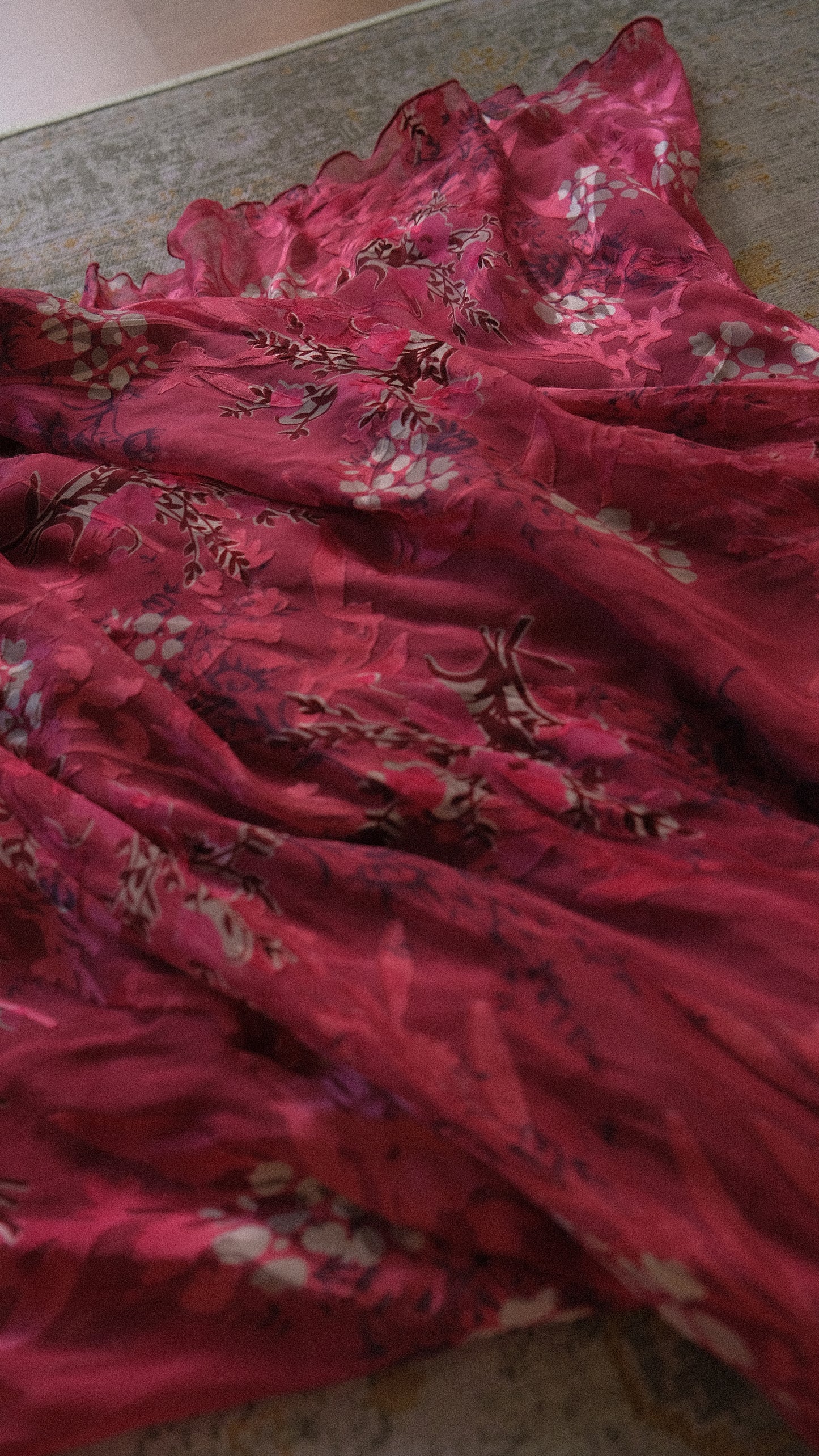 Vintage raspberry pink floral dress (S-M)