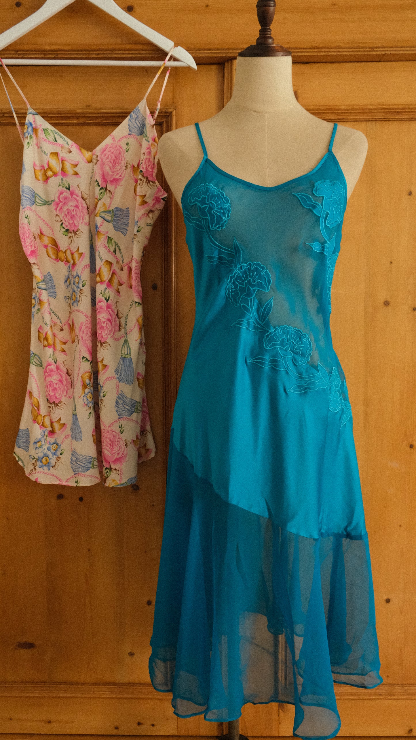 Vintage Victoria’s Secret deep blue babydoll (M)