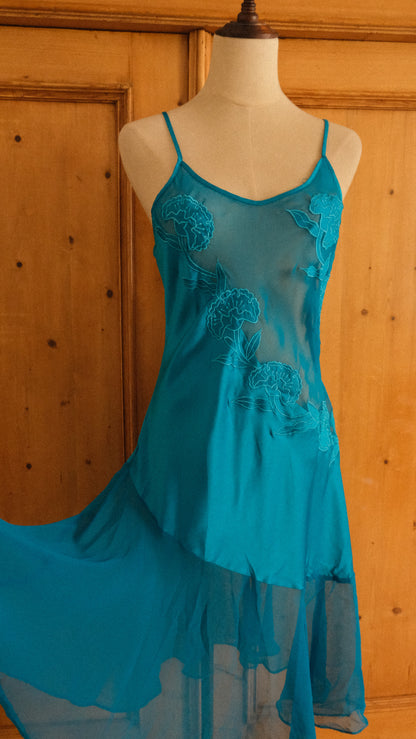 Vintage Victoria’s Secret deep blue babydoll (M)