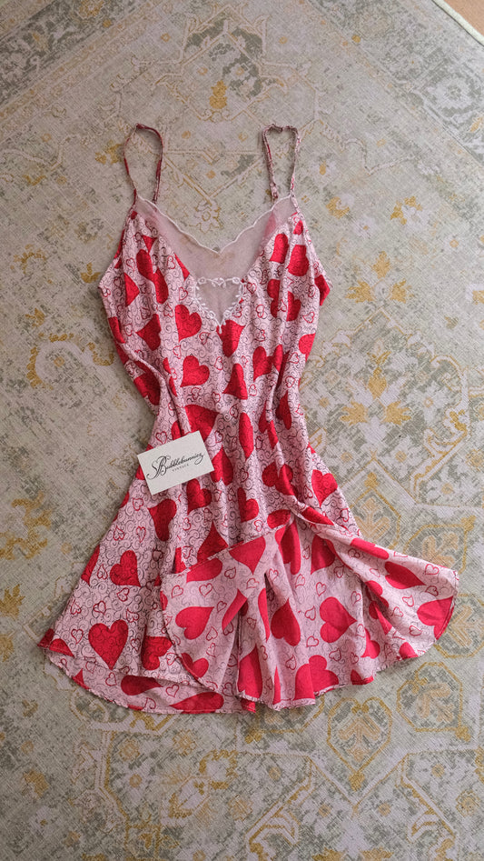 Vintage Victoria’s Secret babydoll with little hearts (M)