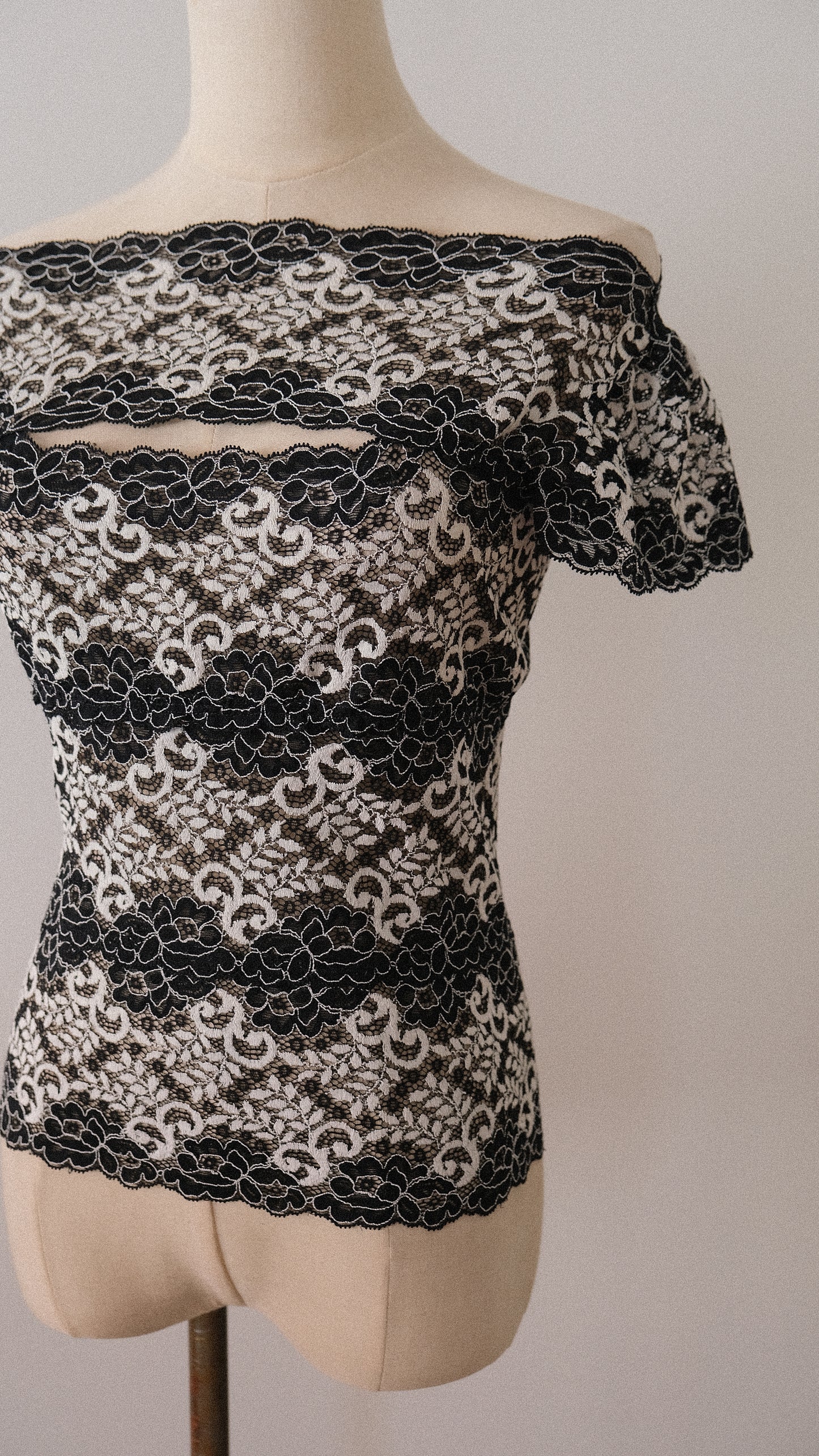 Chantal Thomass lace top with cutout (S-M)