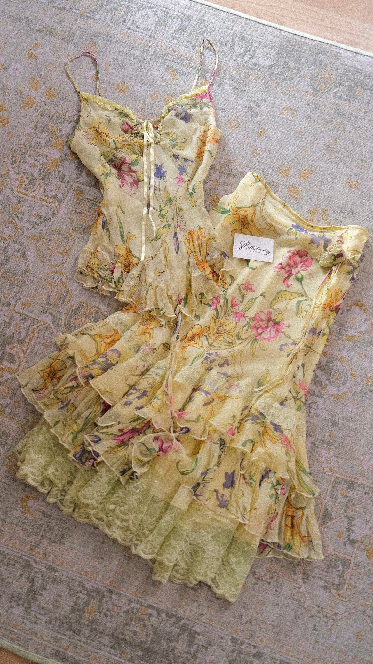 Butteryellow floral 2 piece set (M-L)
