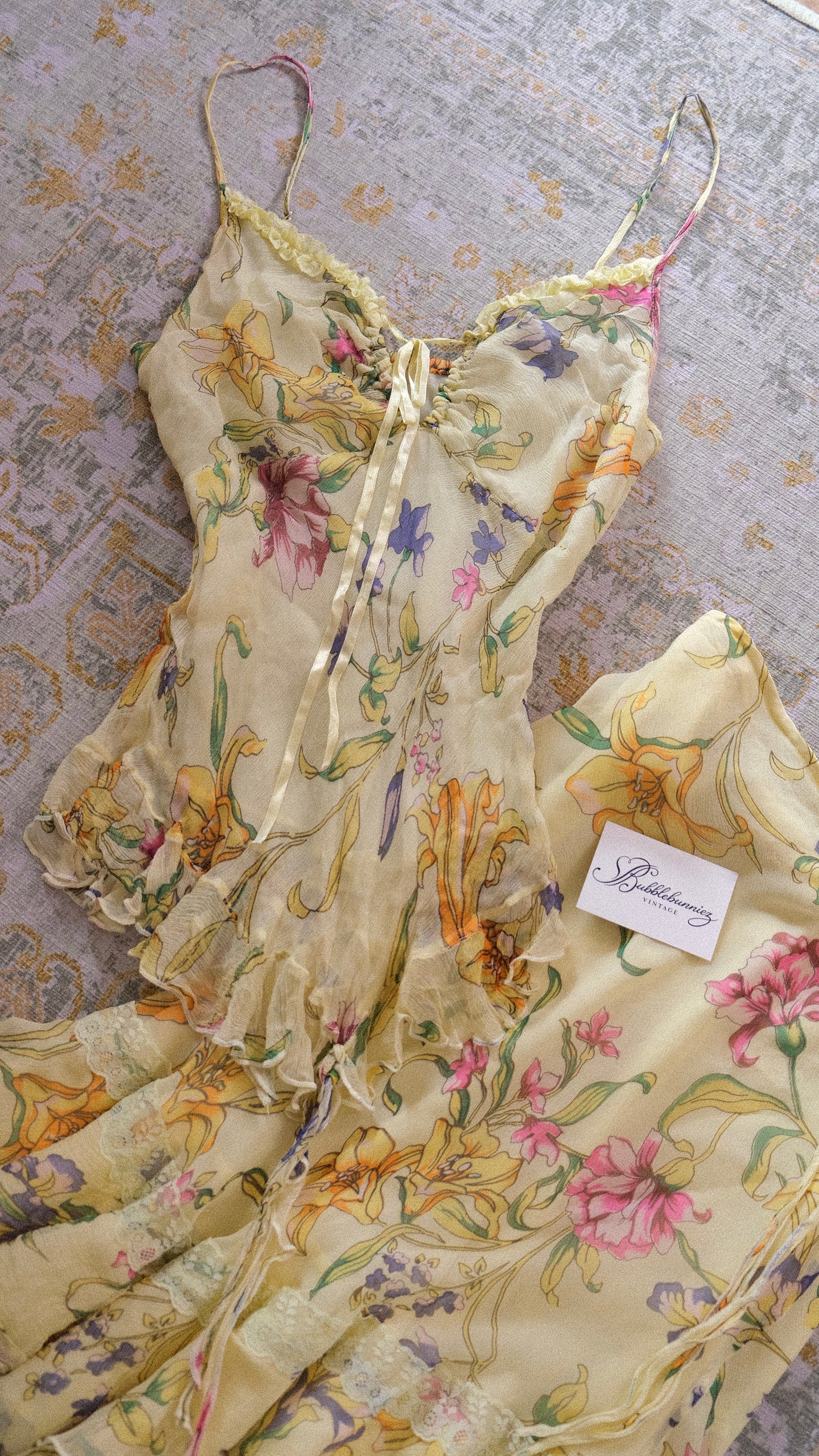 Butteryellow floral 2 piece set (M-L)