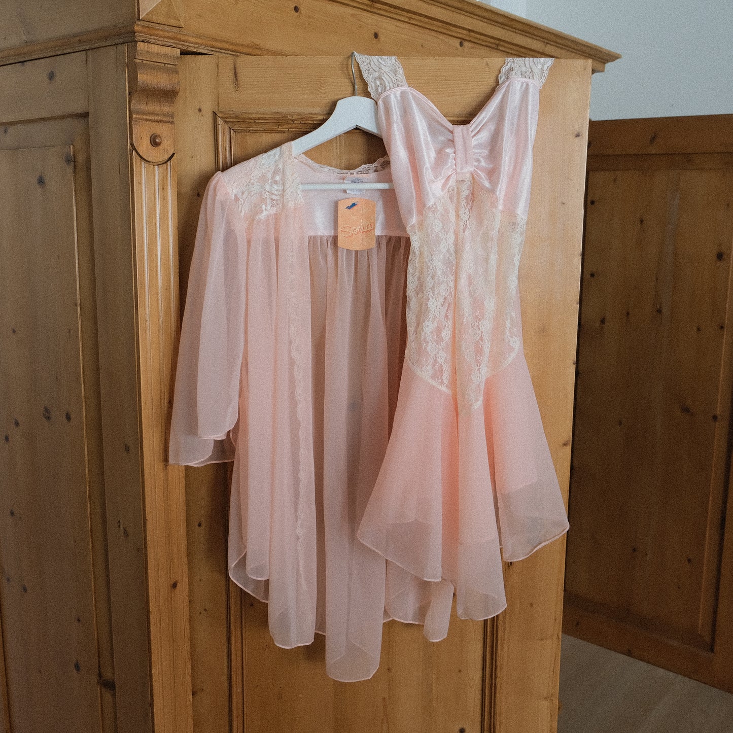 Vintage Sonia soft pink 2 piece nightwear (M-XL)