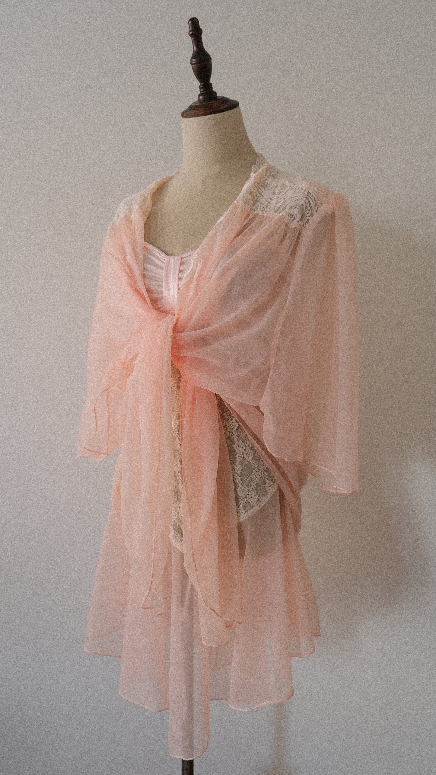 Vintage Sonia soft pink 2 piece nightwear (M-XL)
