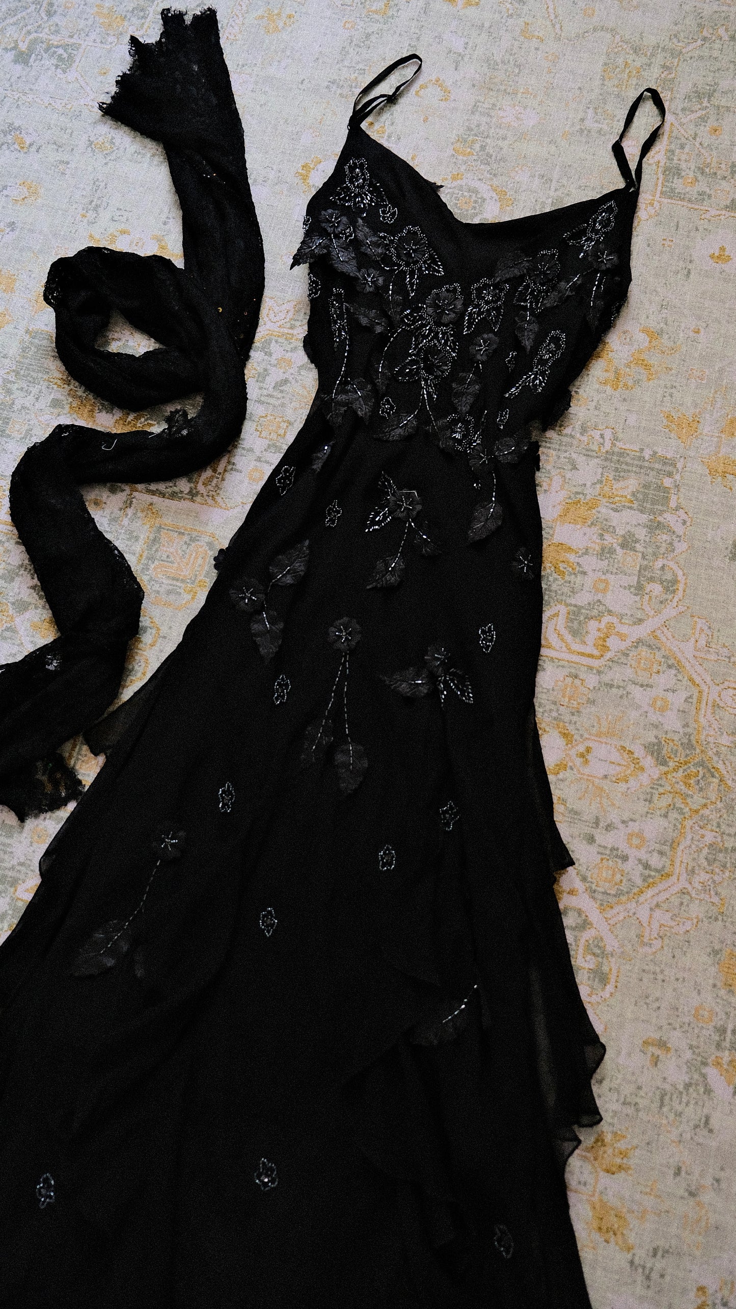 Noir Petal dress (M, M/L)