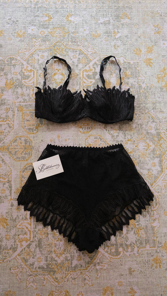 Vintage French swan lingerie set (36B/80B)