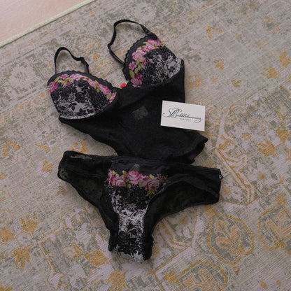 Vintage Morgan lingerie 2 piece (32B/70B)