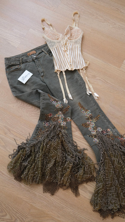 Vintage flared flutter Daisy jeans (S/M-M)