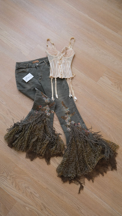 Vintage flared flutter Daisy jeans (S/M-M)