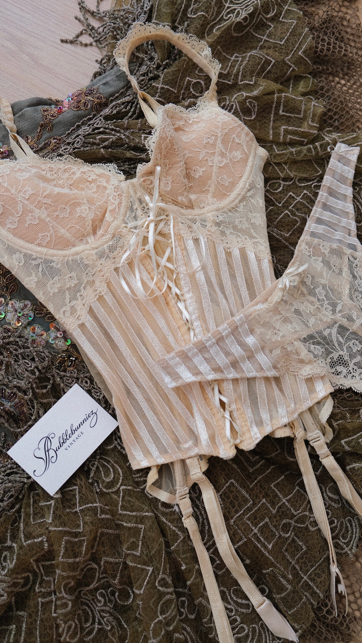 Vintage ivory Chantal Thomass 2 piece lingerie set (34B/75B)