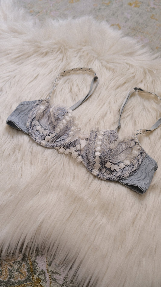 Vintage French grey bra (75B/34B)