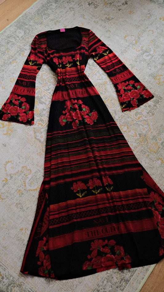 *Save the Queen!* Rose dress (M-L)