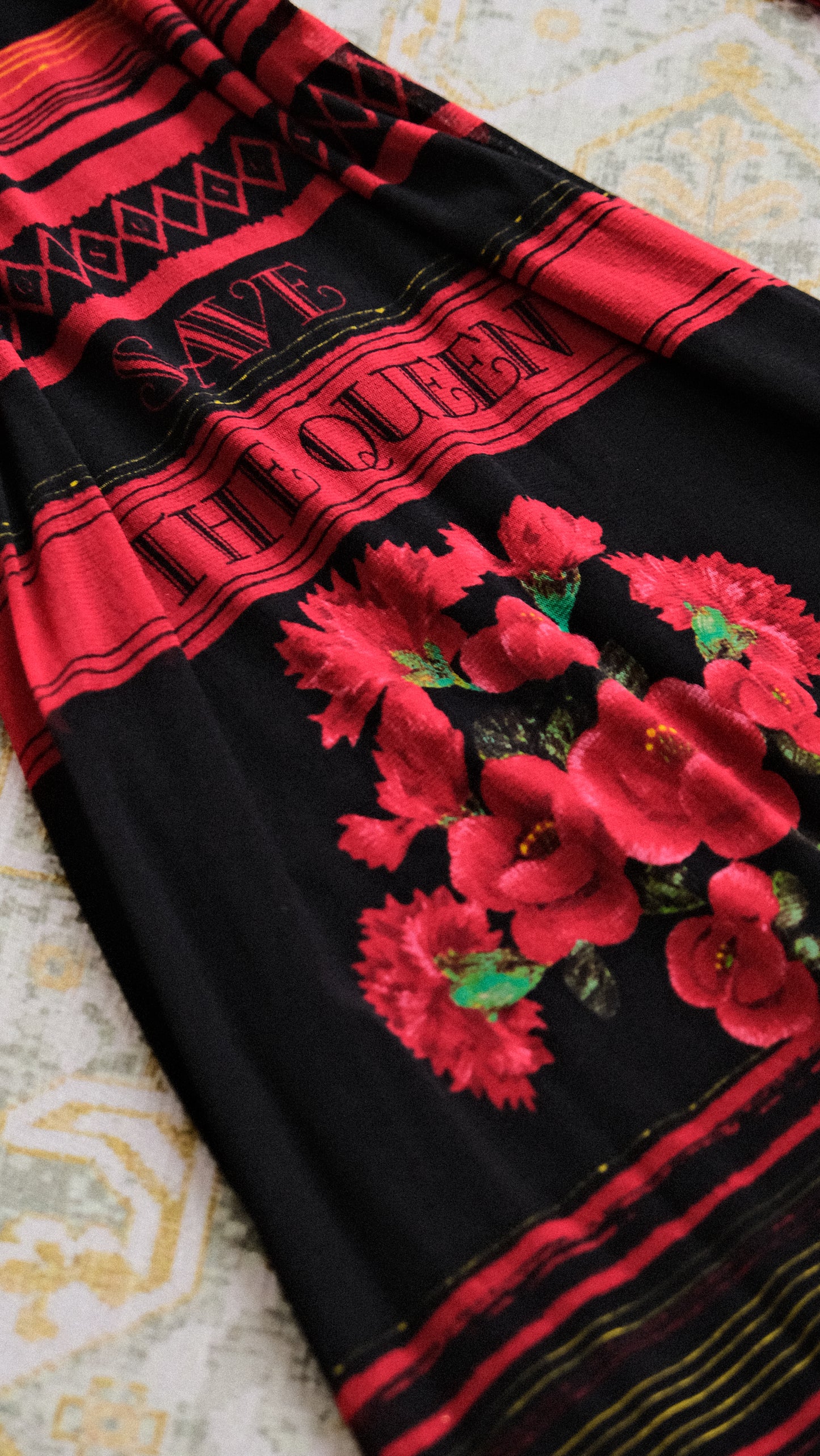 *Save the Queen!* Rose dress (M-L)