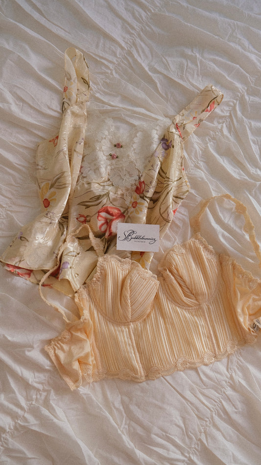 Vintage creme lingerie cami (M)