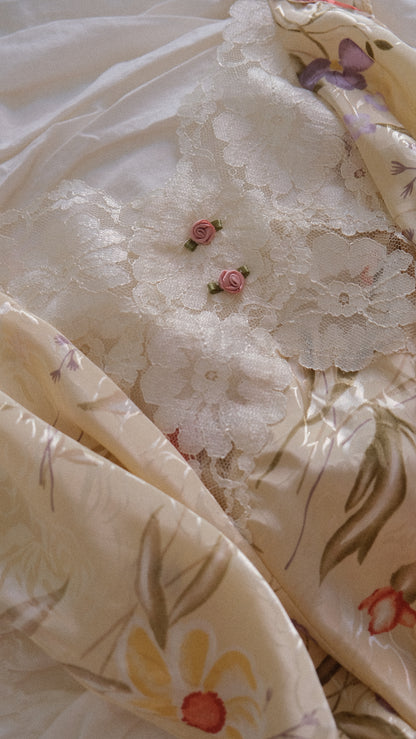 Vintage creme lingerie cami (M)