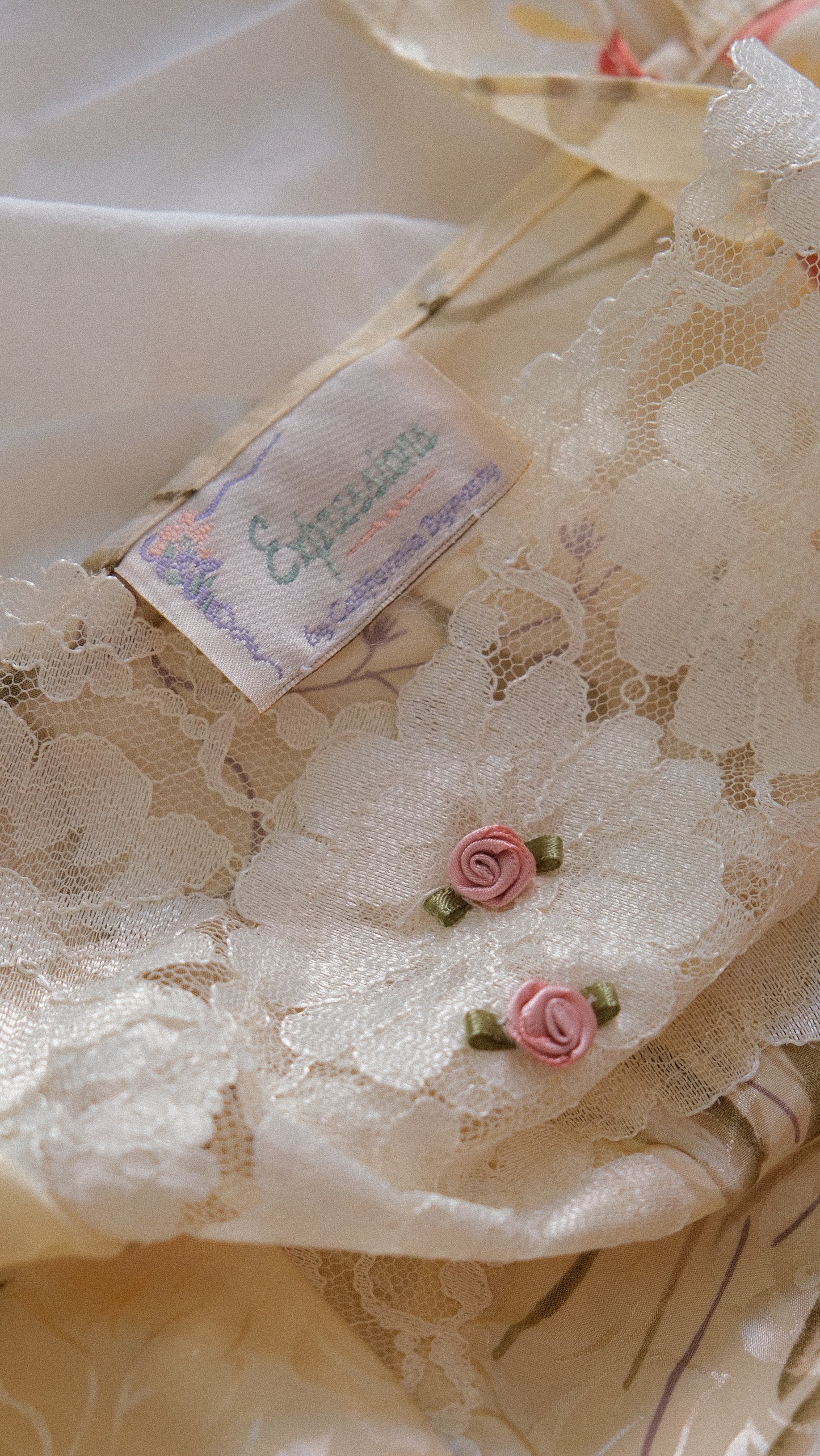 Vintage creme lingerie cami (M)