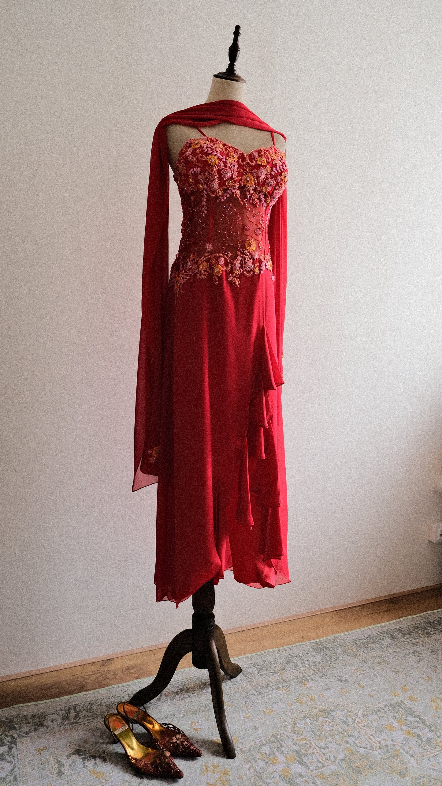 Rouge Serenade dress (S/M, M)