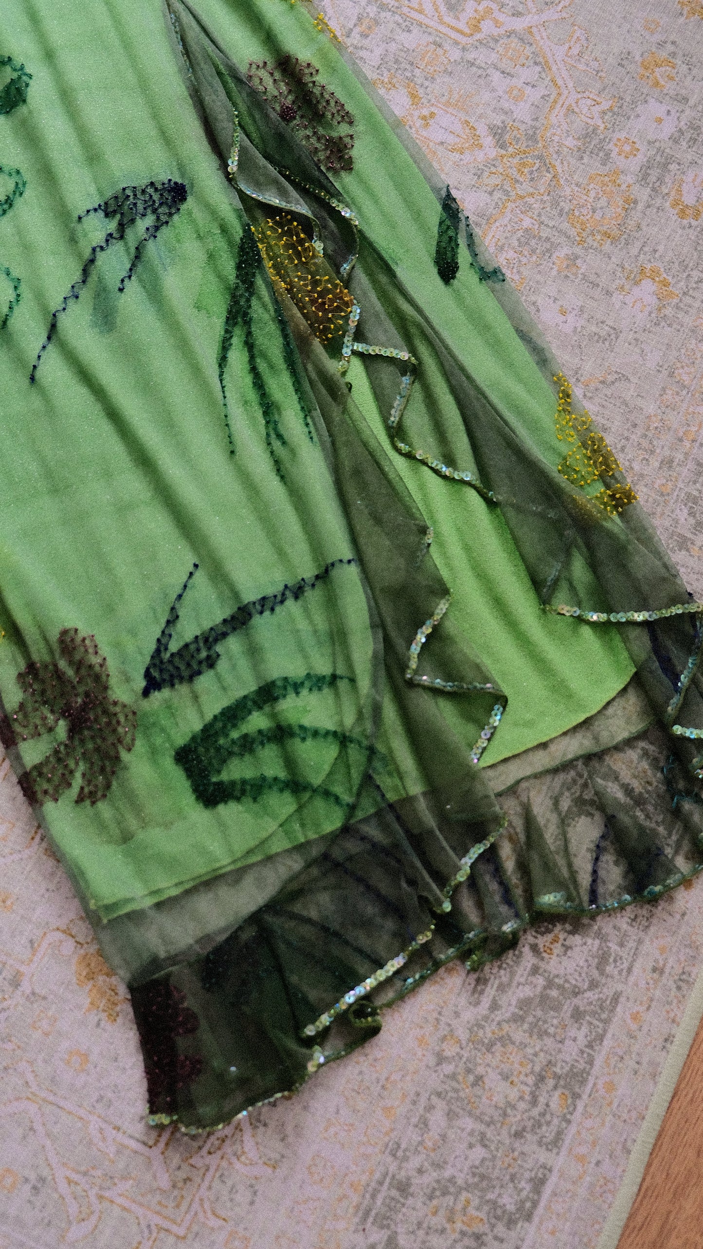 Ruffled Jade dress (M-L)