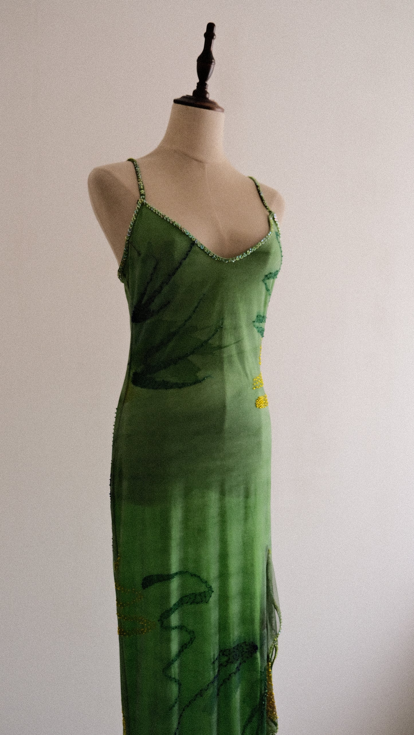 Ruffled Jade dress (M-L)