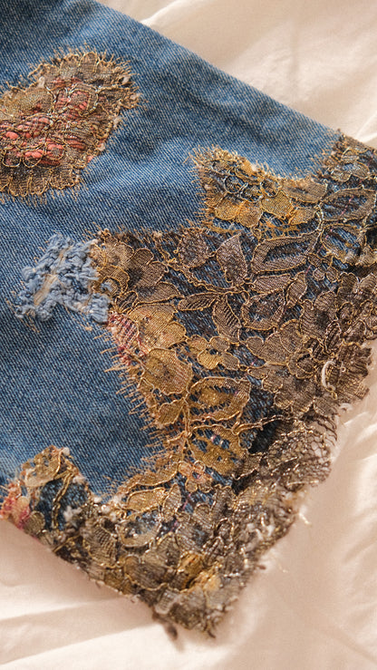 Vintage Italian jeans with a lace touch (S)