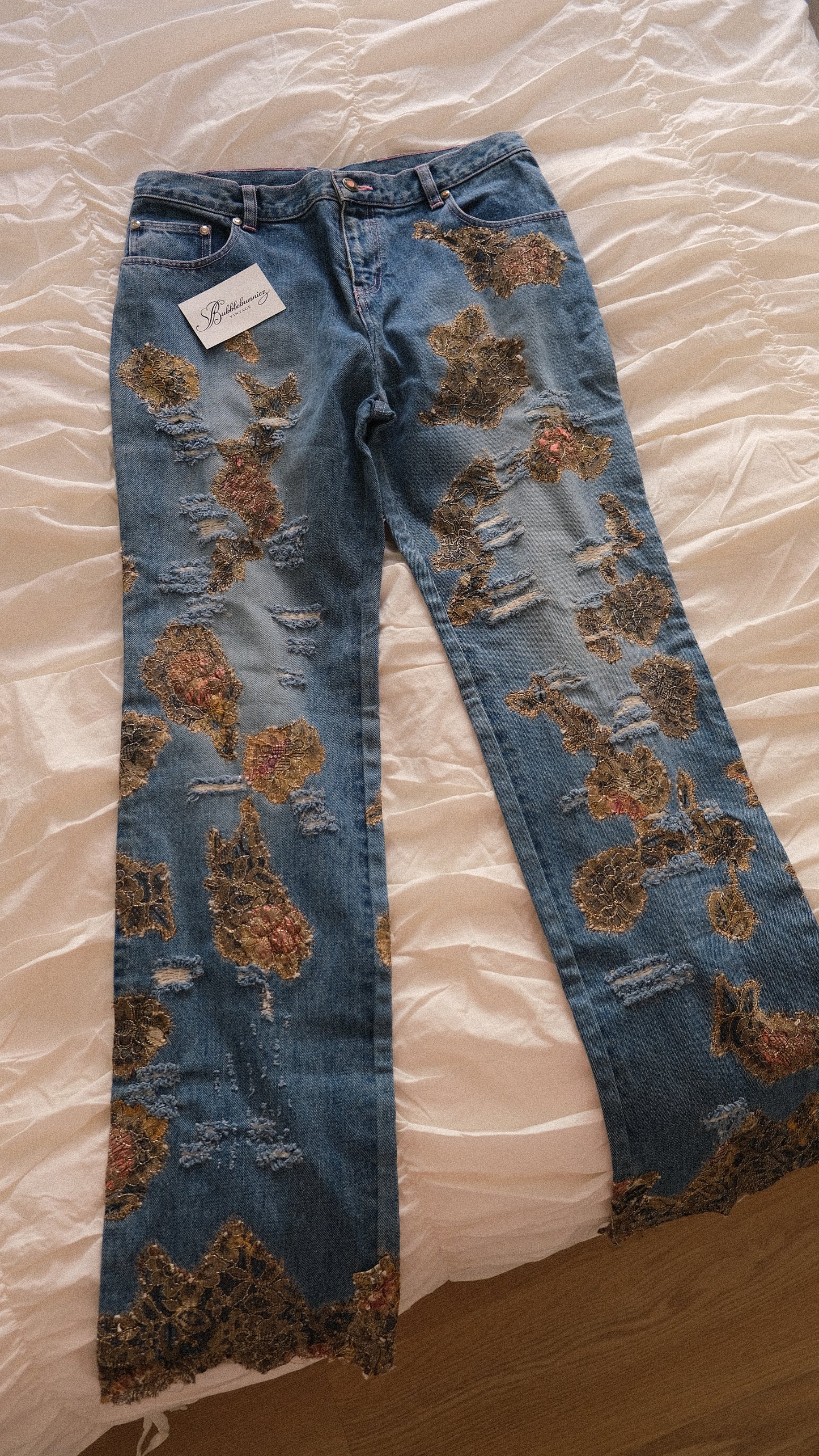 Vintage Italian jeans with a lace touch (S)