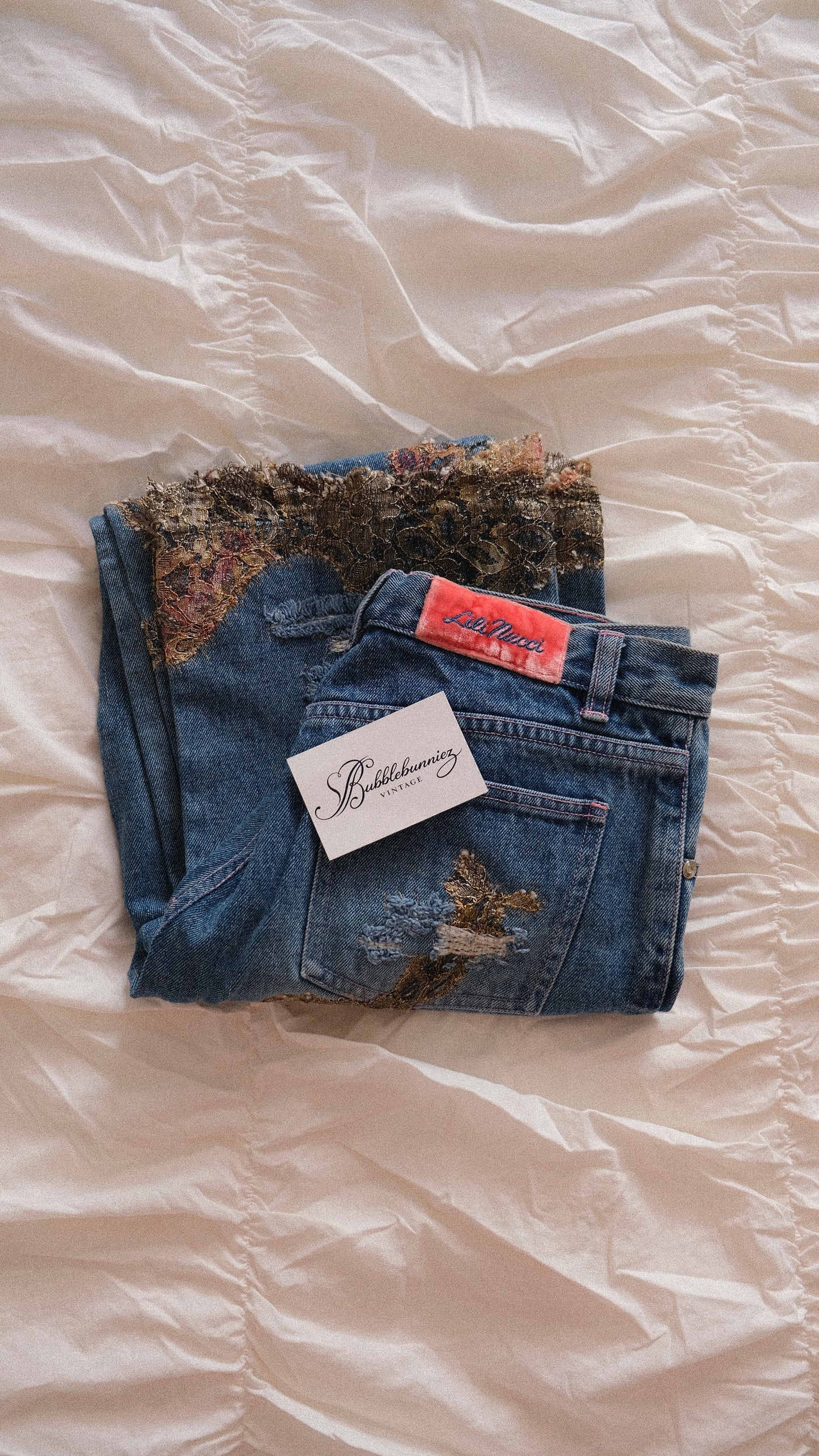 Vintage Italian jeans with a lace touch (S)