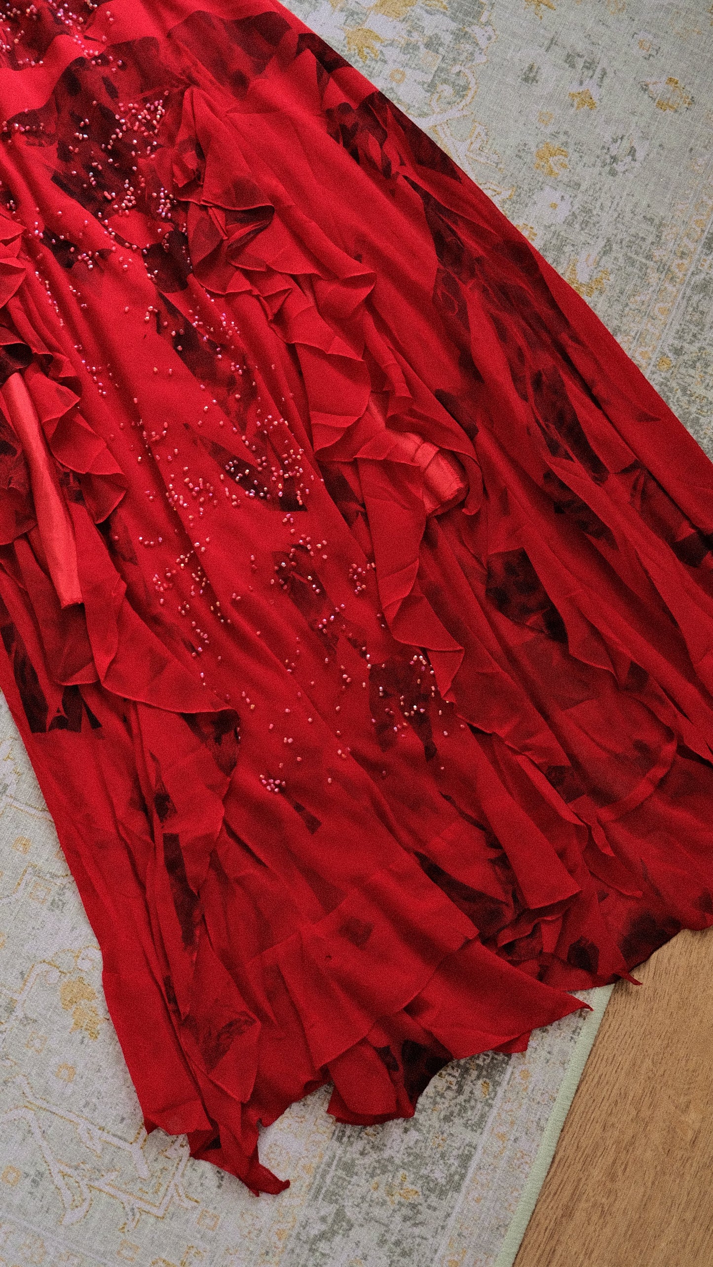 Scarlet Ruffle dress (M, M/L)