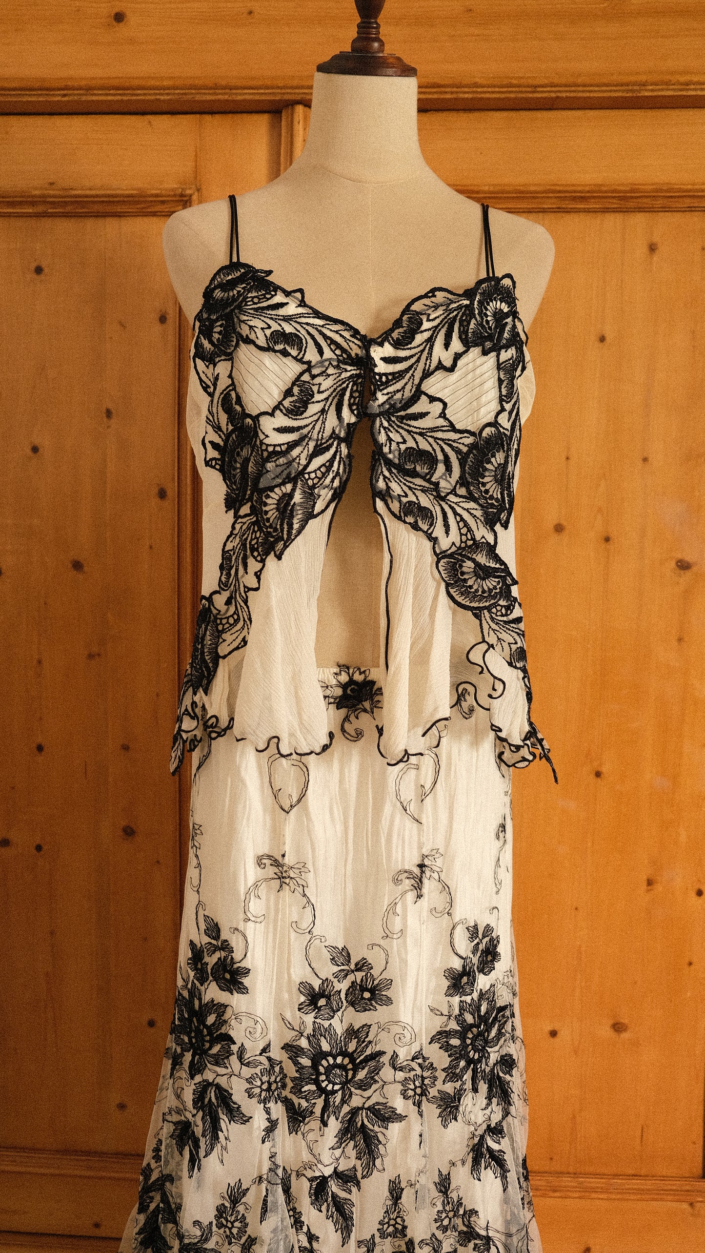 Vintage Spanish black & white butterfly 2 piece set (M)