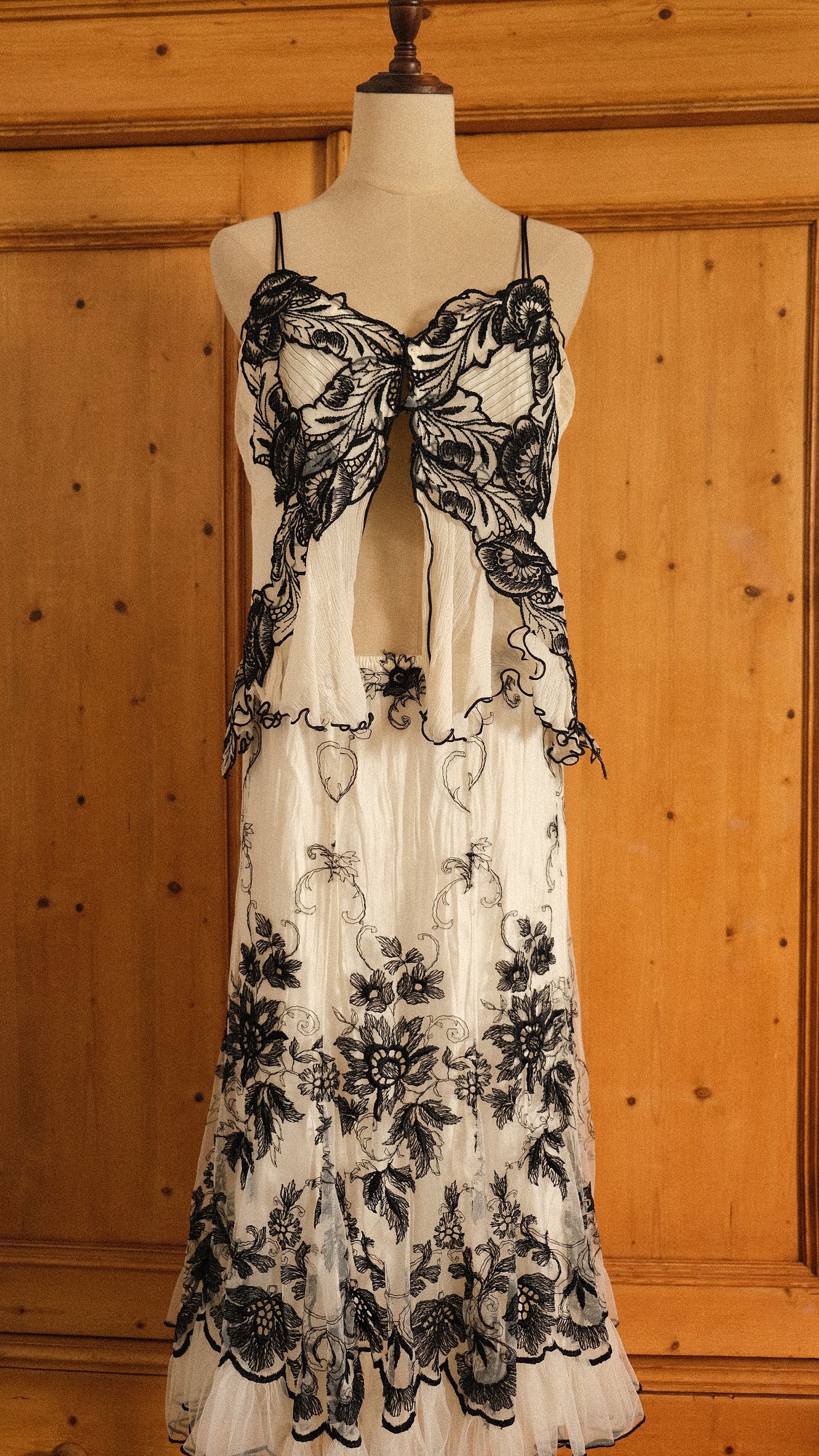 Vintage Spanish black & white butterfly 2 piece set (M)