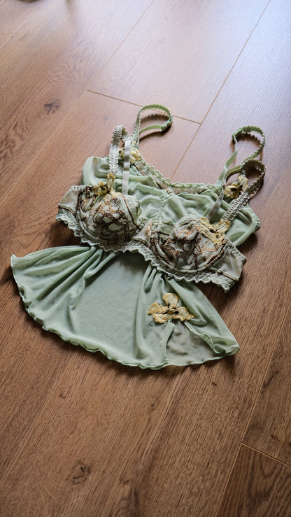 Vintage Mint lingerie set (32B/70B)