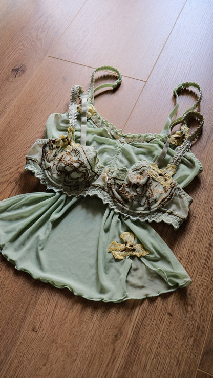 Vintage Mint lingerie set (32B/70B)