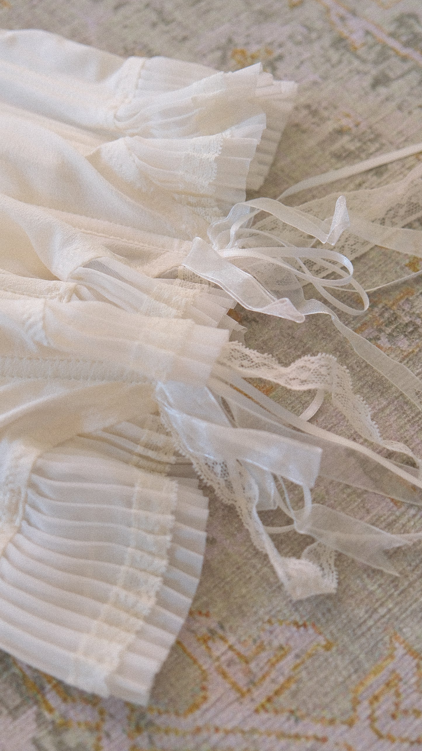 Vintage Chantal Thomass ruffle corset (80C/36C)