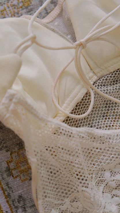 Deadstock Spanish ivory 2 piece set (XS-XS/S)