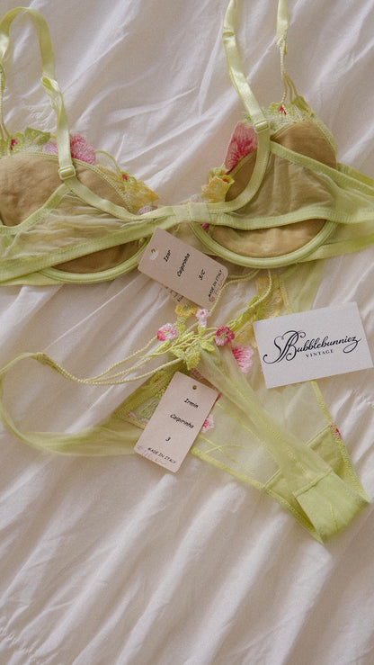 Vintage NWT Italian mint green floral lingerie set (36C/80C)