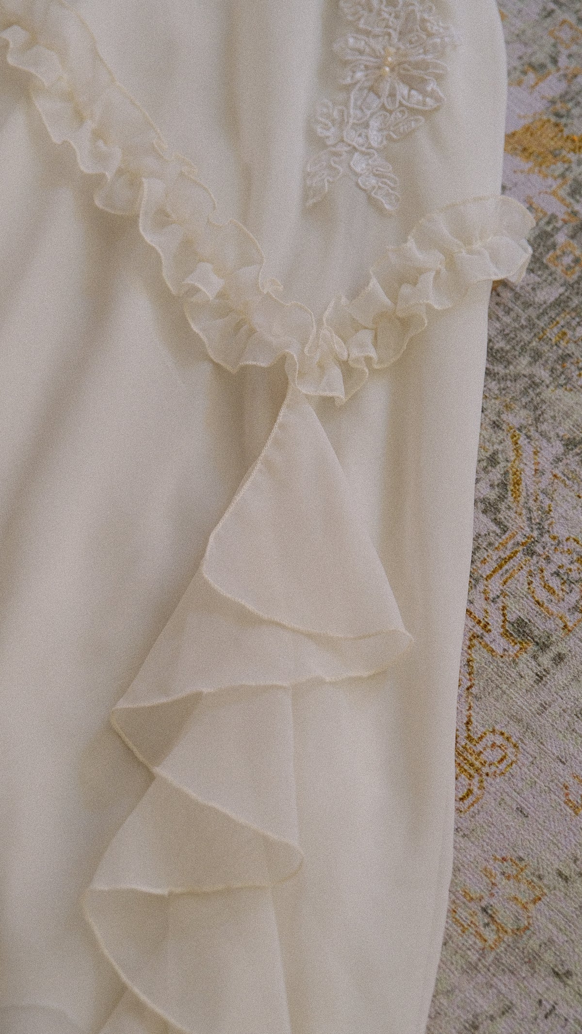 Deadstock ruffled bridal dress (L)